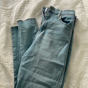 Levi High Rise Jeans